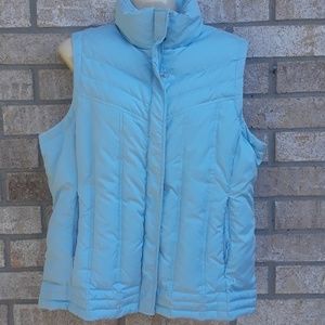 SIZE M. ATHLETIC WORKS down puffer vest.